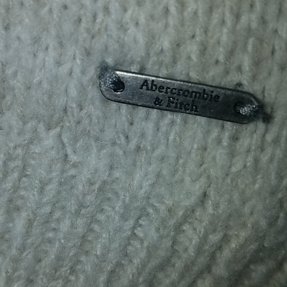 Abercrombie and Fitch Cropped Sweater - Picture 4 of 5